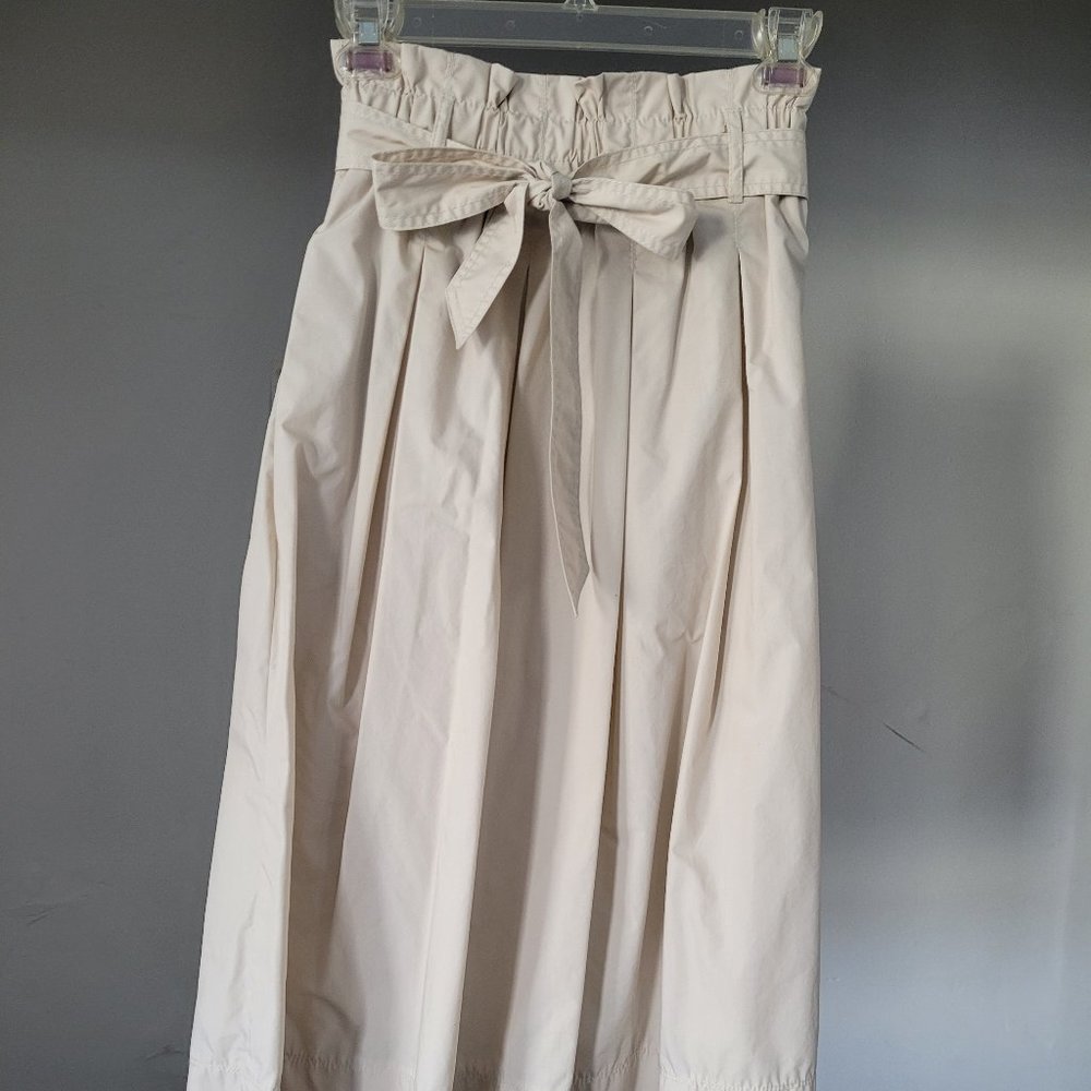 Cream-colored circle skirt with bow size 2